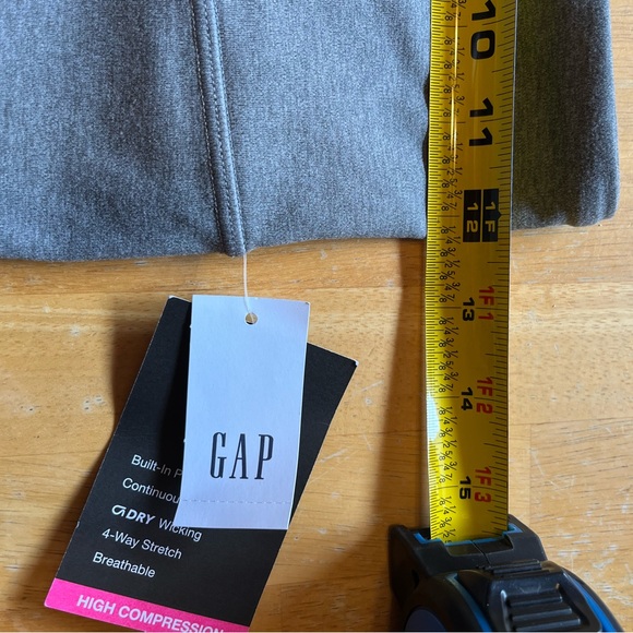 GAP Blackout Compression Leggings - Picture 7 of 10